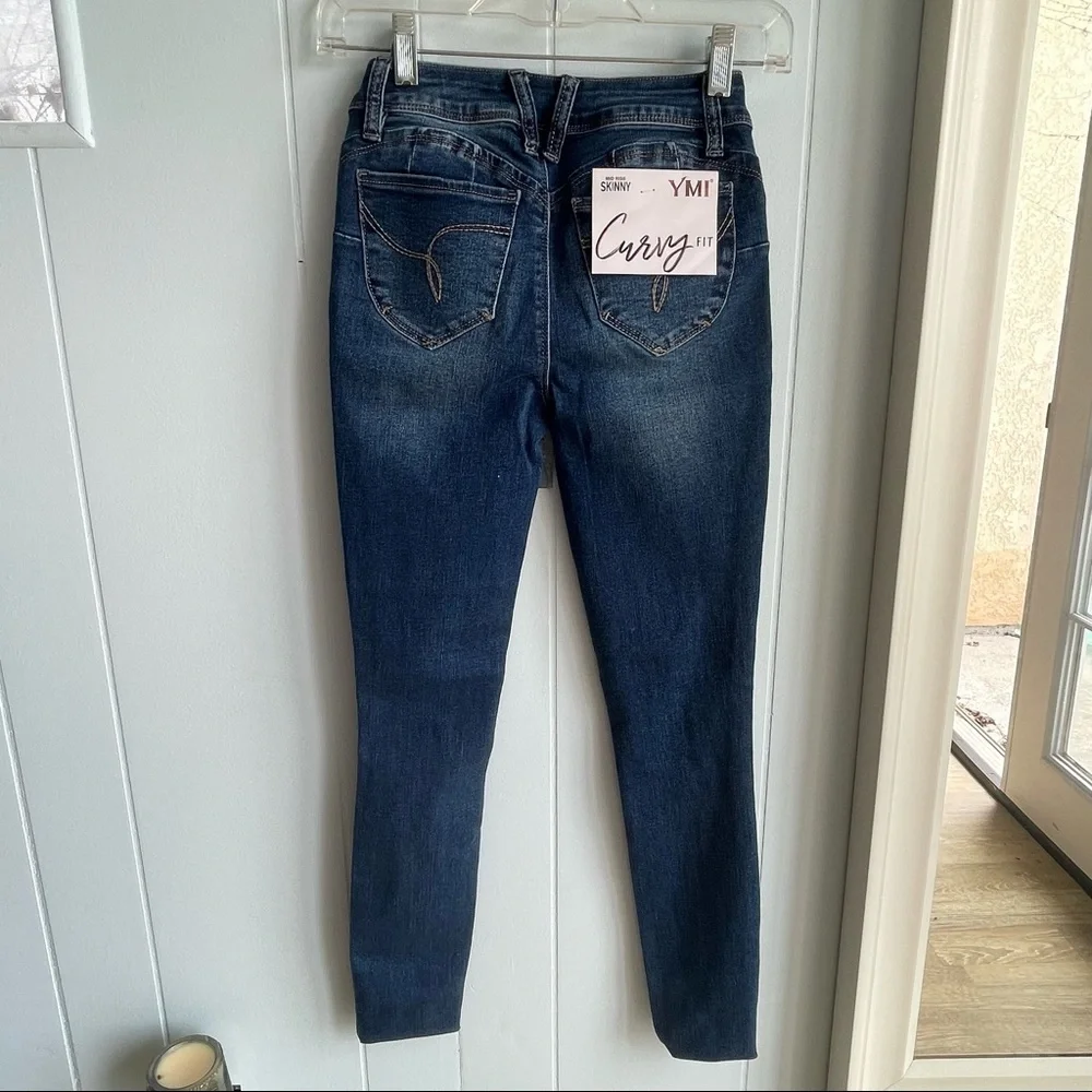 🛒✨NWT YMI mid-rise curvy fit ripped skinny jeans - Picture 8 of 9